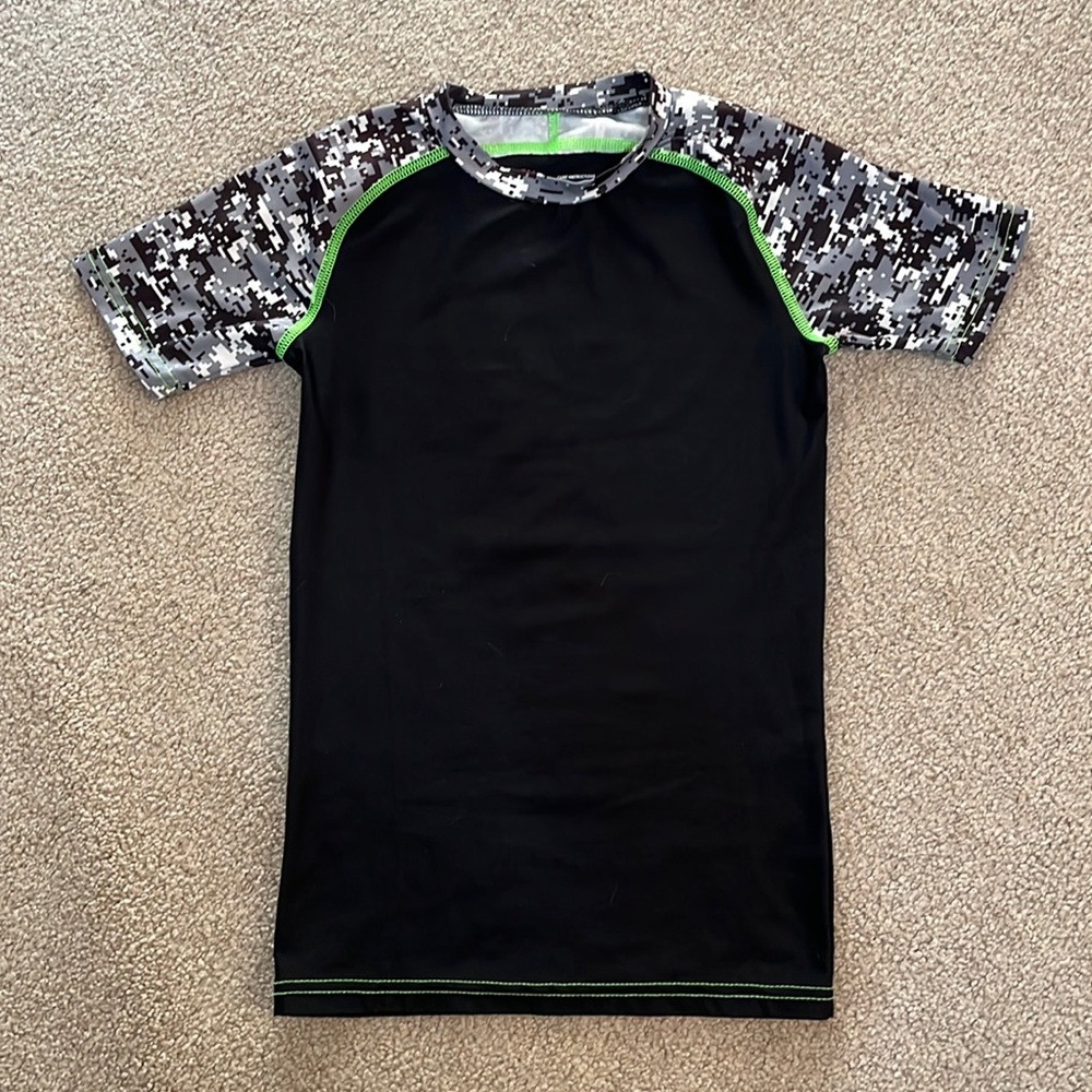 Cramer Youth Size XS Athletic Fit T-Shirt Black with Green